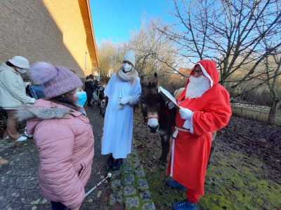 Der Nikolaus zu Besuch in der Johann-Peter-Schäfer-Schule